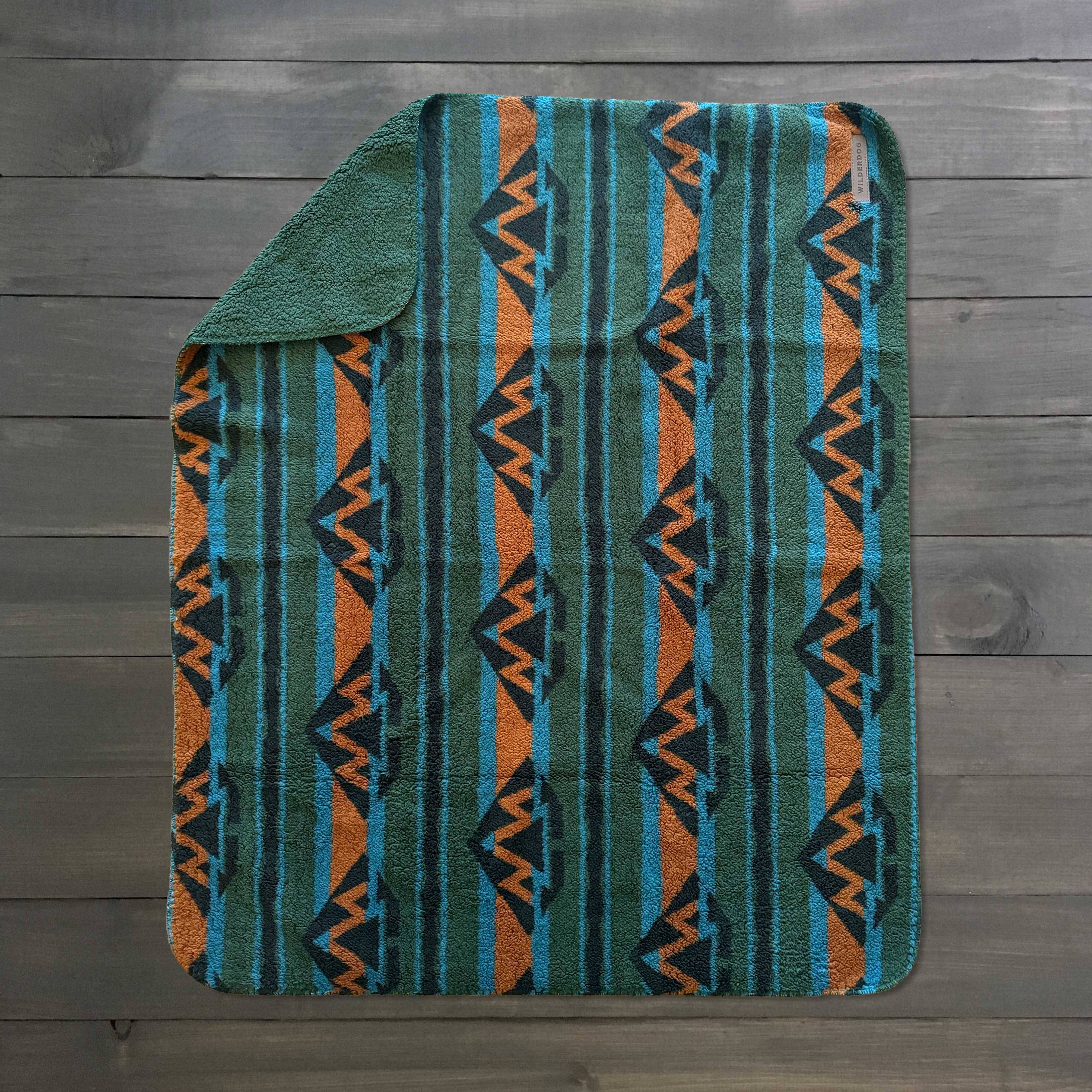 Sherpa Fleece Waterproof Blanket - Image 7
